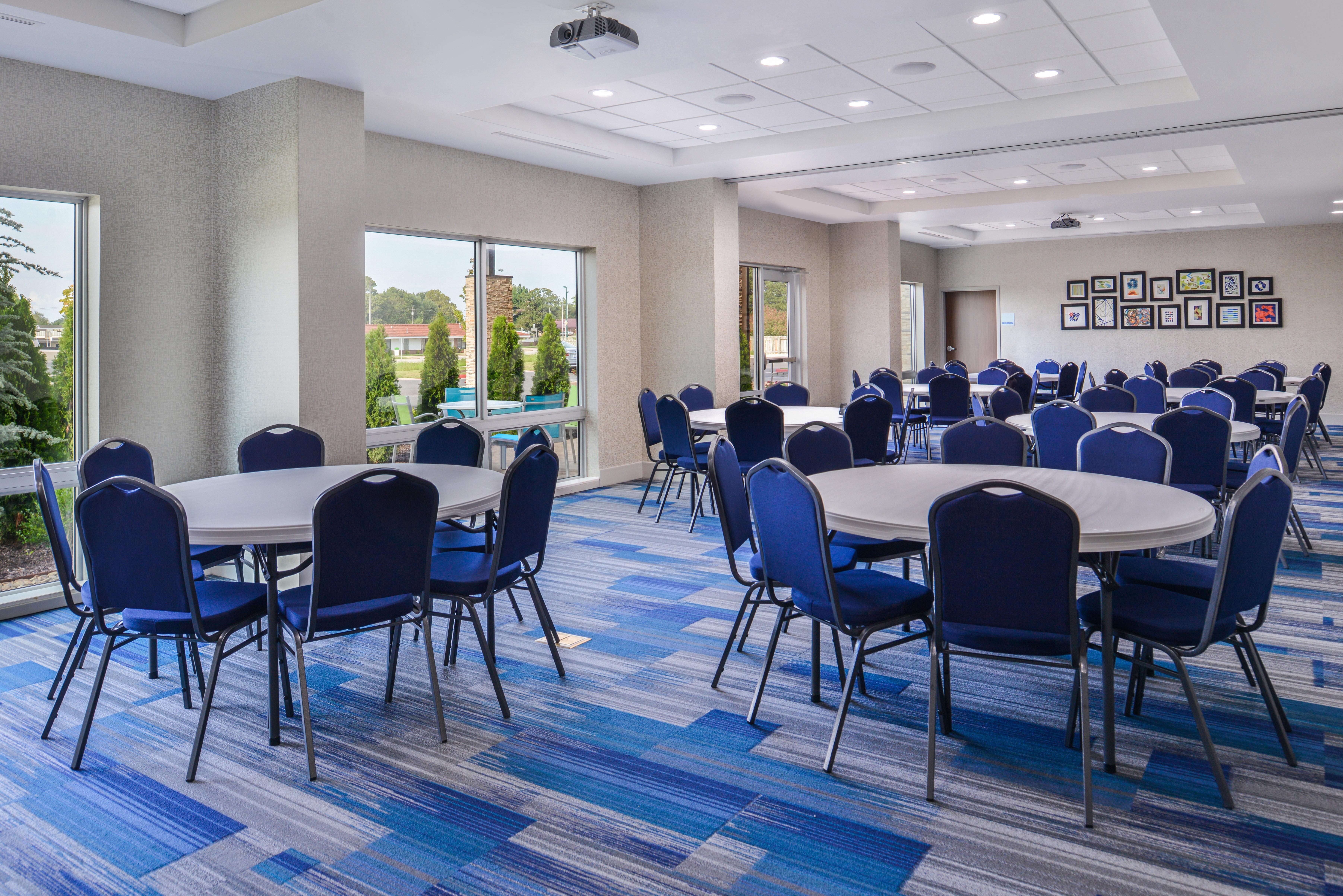 Holiday Inn Express & Suites - Siloam Springs By Ihg Exterior photo