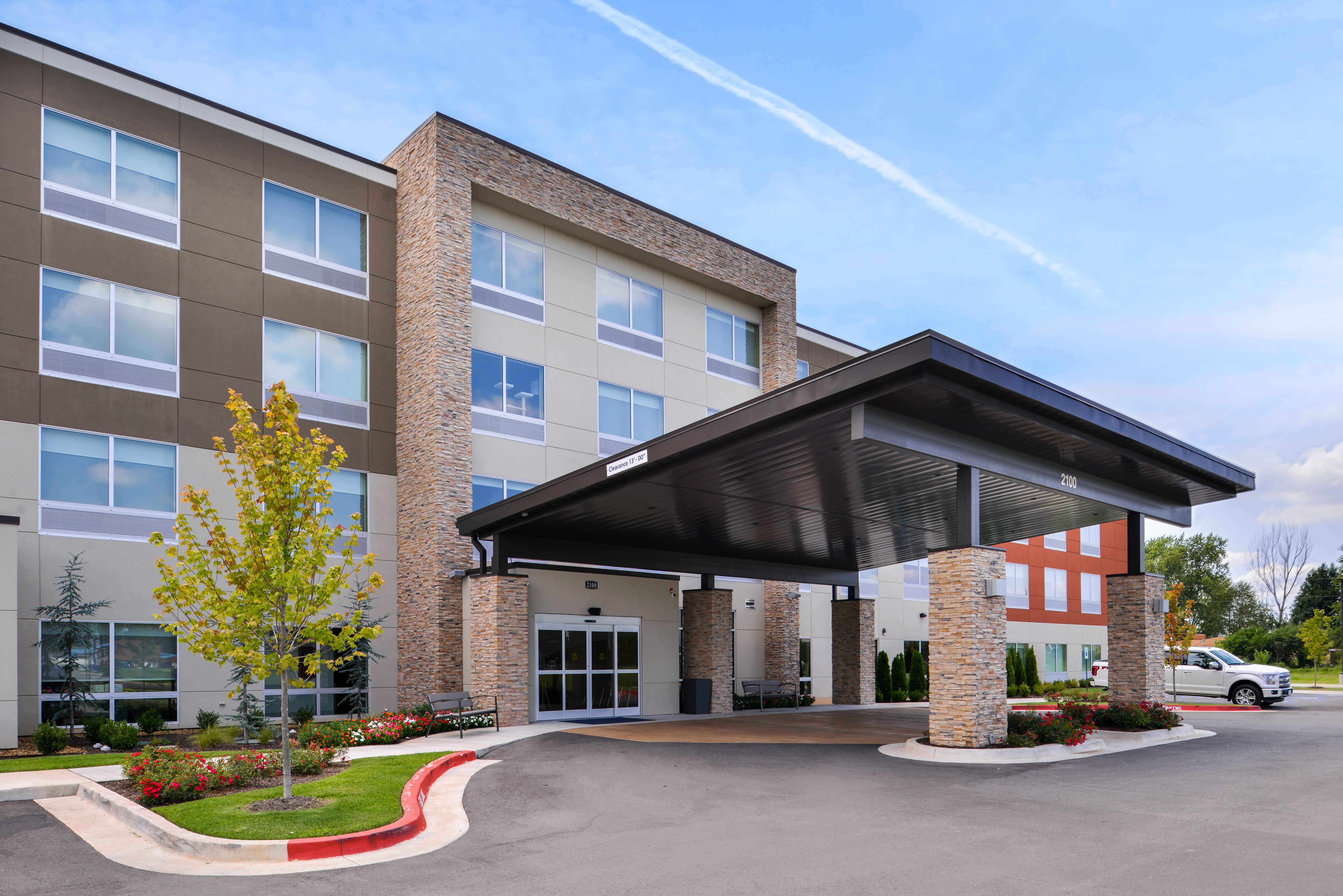 Holiday Inn Express & Suites - Siloam Springs By Ihg Exterior photo